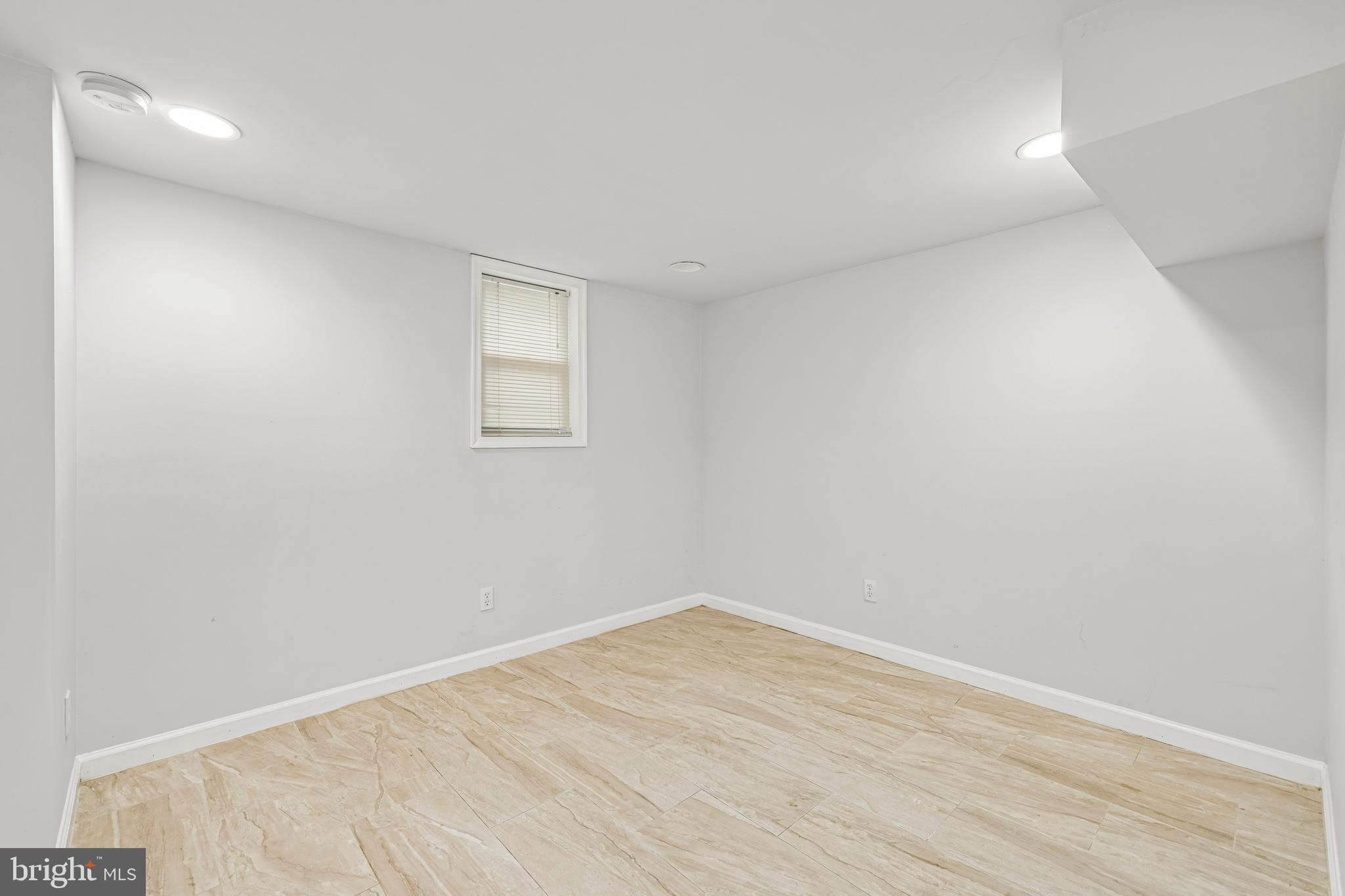25828 Old Hundred Road Dickerson, MD 20842 - Photo 18 of 32 Lower Level Bedroom