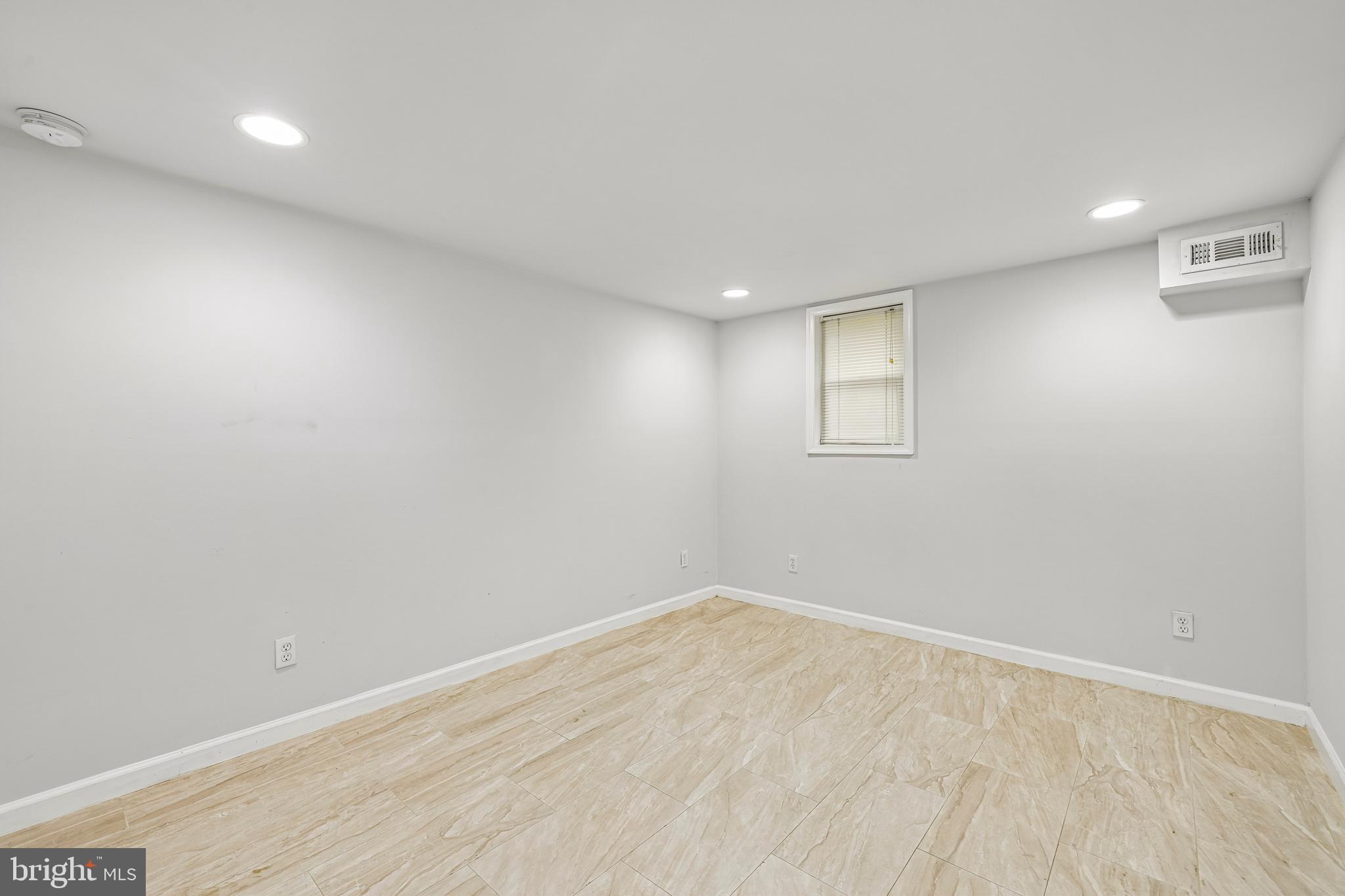 25828 Old Hundred Road Dickerson, MD 20842 - Photo 21 of 32 Lower Level Bedroom