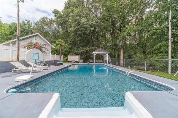 $450,000 | 7168 Highway 81, Monroe, GA 30656