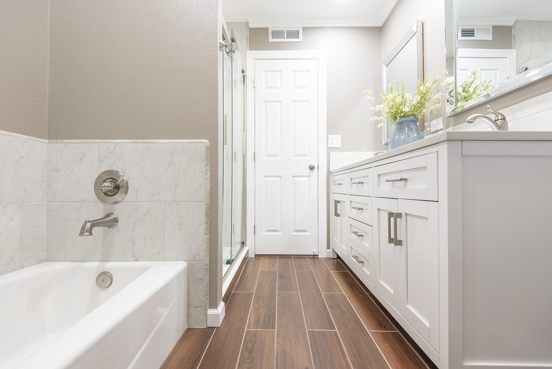 299 South Callison Road Tipton, CA 93272 - Photo 37 of 55 Wood Grain Tile Flooring!