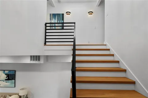 a view of entryway and hall