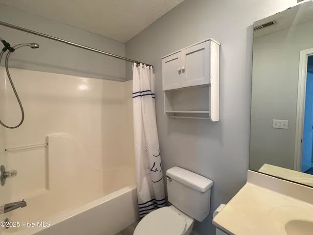 $1,995 | 117 Northwest 10th Street, Oak Island, NC 28465