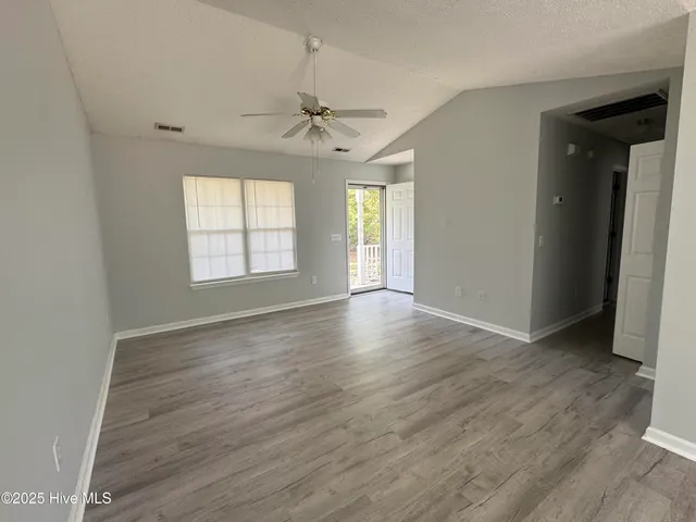 $1,995 | 117 Northwest 10th Street, Oak Island, NC 28465