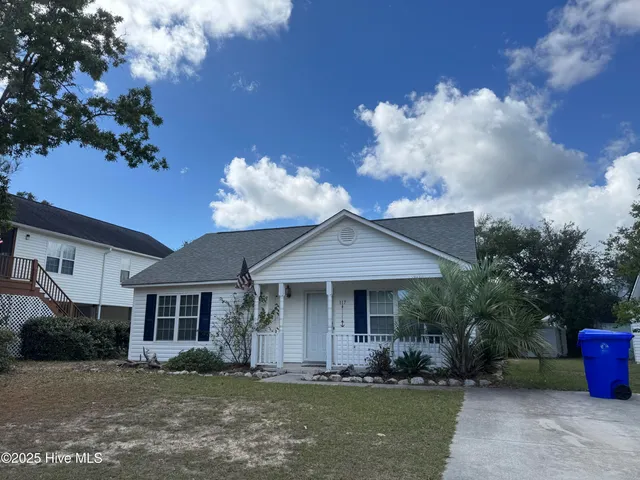 $1,995 | 117 Northwest 10th Street, Oak Island, NC 28465