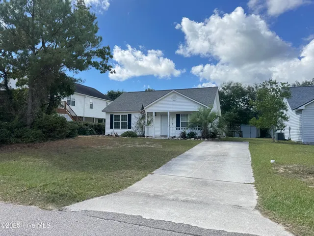 $1,995 | 117 Northwest 10th Street, Oak Island, NC 28465