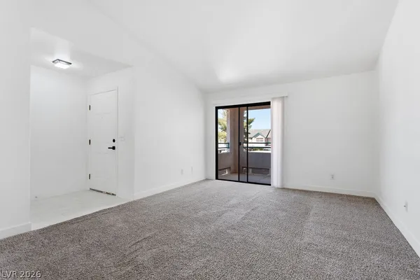$1,250 | 5121 South Lindell Road, Unit 206, Las Vegas, NV 89118