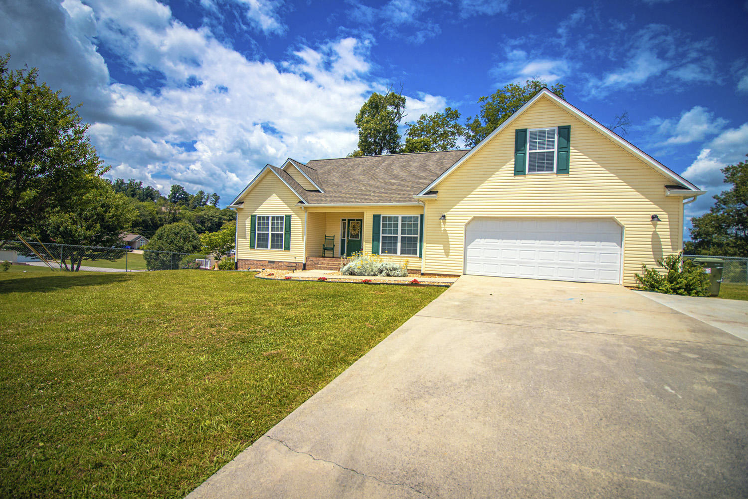 205 Timber Ridge Circle Madisonville, TN 37354 - Photo 3 of 30 205TimberRidge_03