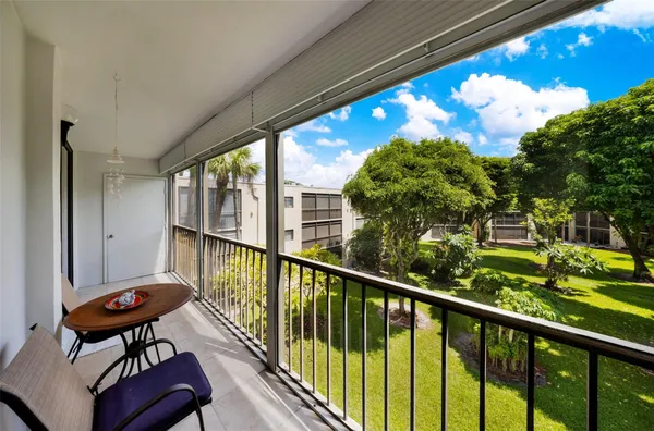 $239,000 | 5250 Las Verdes Circle, Unit 317, Delray Beach, FL 33484