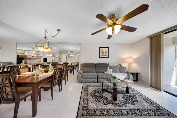 $239,000 | 5250 Las Verdes Circle, Unit 317, Delray Beach, FL 33484