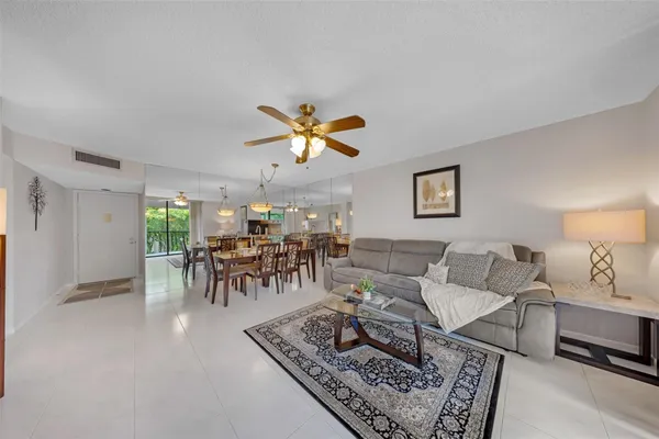 $239,000 | 5250 Las Verdes Circle, Unit 317, Delray Beach, FL 33484
