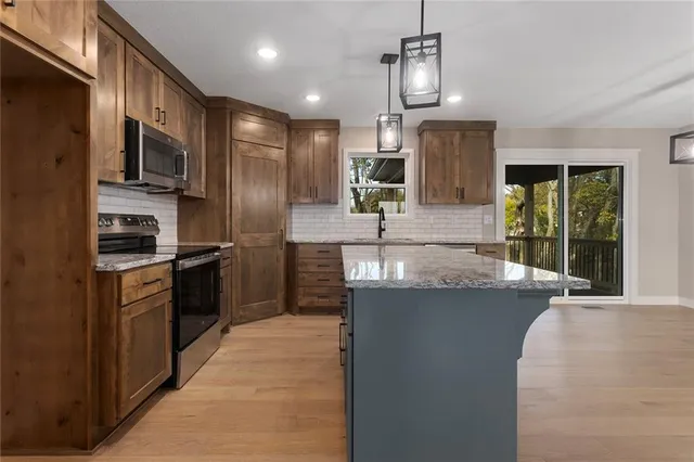 $395,000 | 1344 North Holland Court, Independence, MO 64056