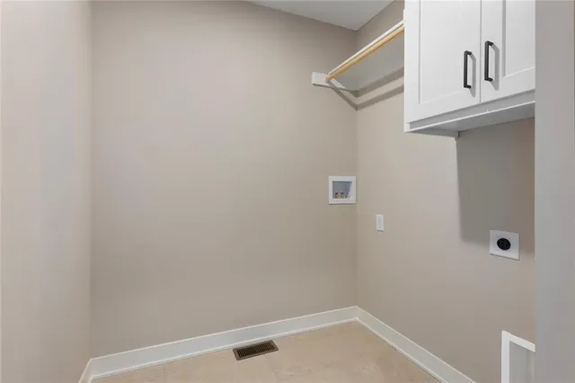 $395,000 | 1344 North Holland Court, Independence, MO 64056