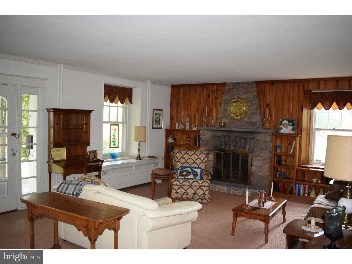 105 South Warminster Road Hatboro, PA 19040 - Photo 11 of 22 Great Room