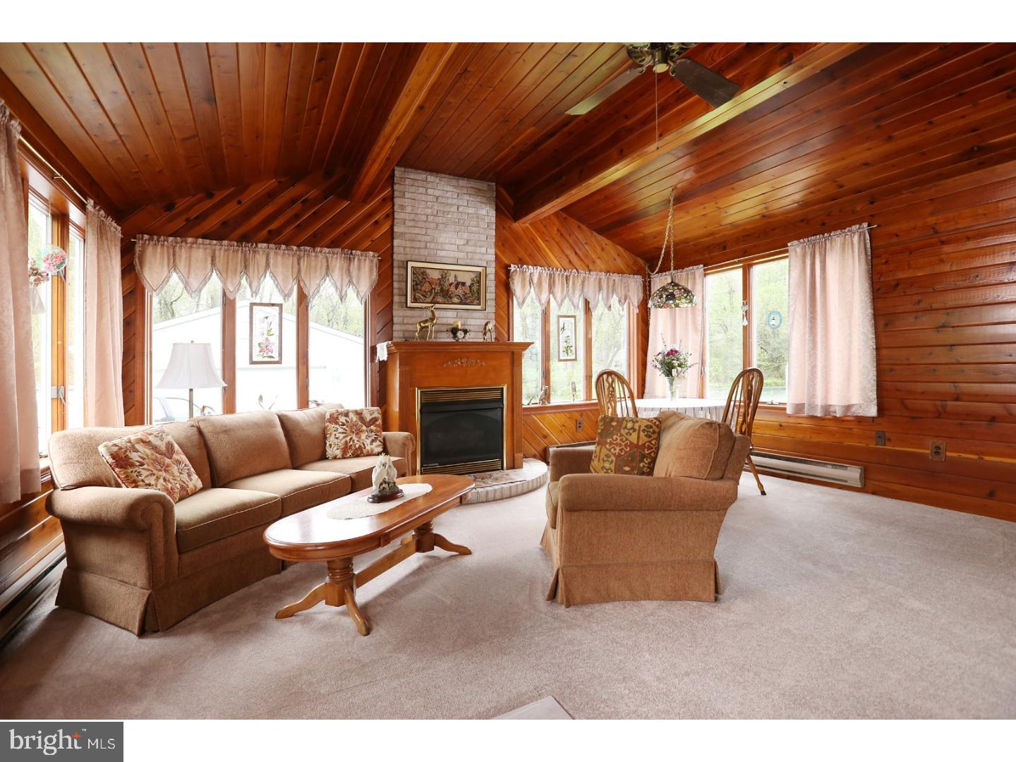 415 Magnolia Road Mount Laurel, NJ 08054 - Photo 6 of 17 Family Room
