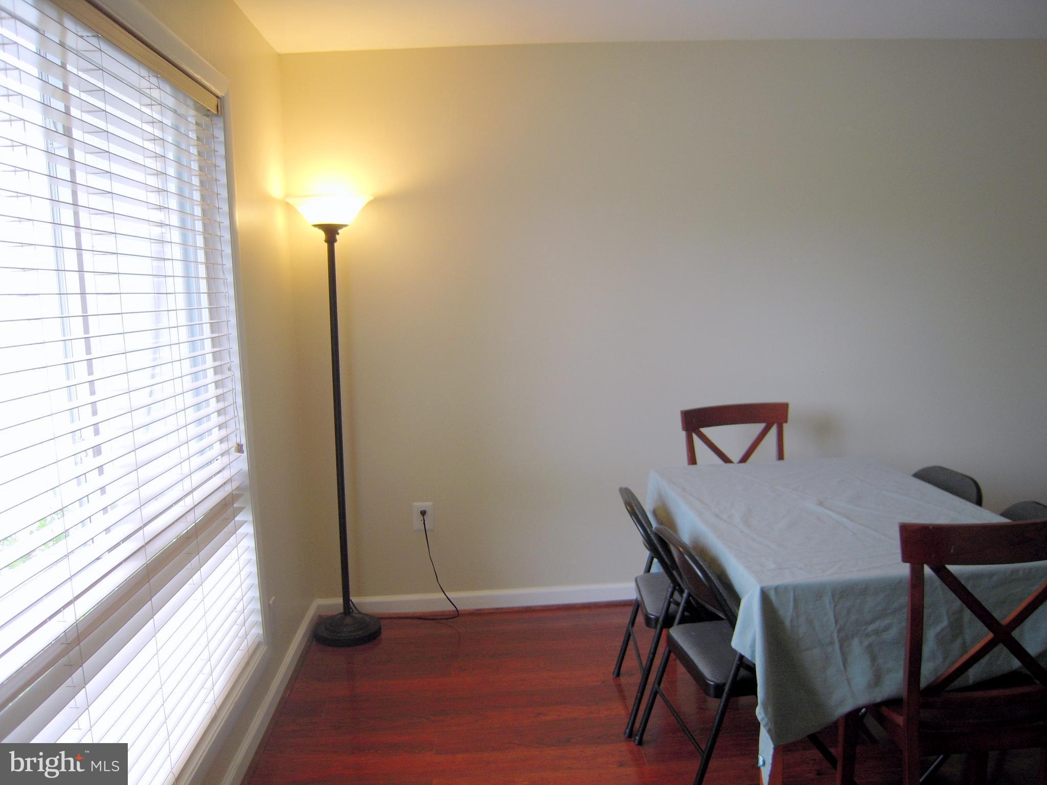 220 North Cottage Road Sterling, VA 20164 - Photo 5 of 20 Living Room