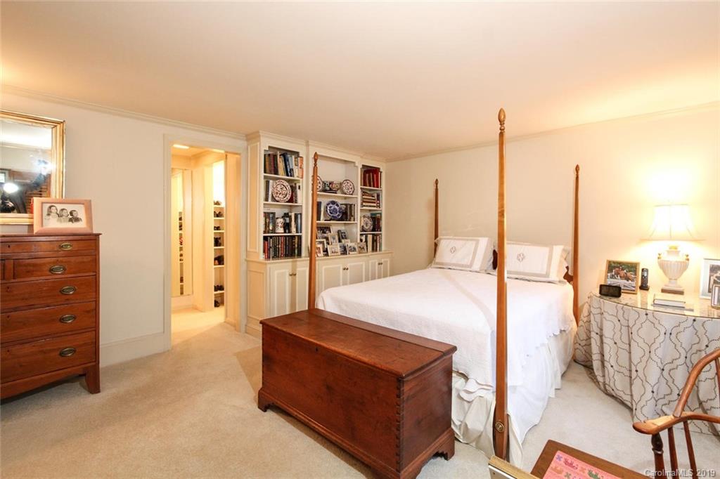 345 Eastover Road Charlotte, NC 28207 - Photo 12 of 31 Gallery Image 12
