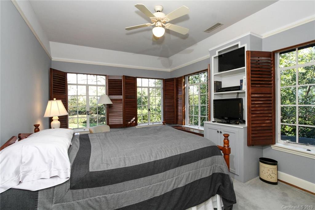 345 Eastover Road Charlotte, NC 28207 - Photo 19 of 31 Gallery Image 19