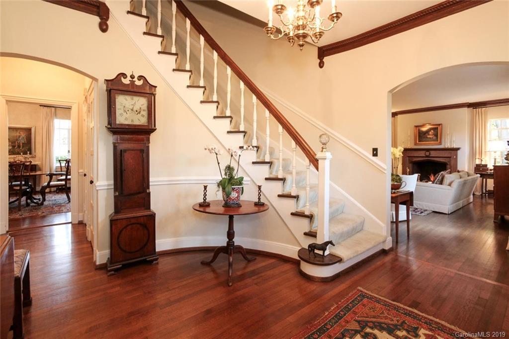 345 Eastover Road Charlotte, NC 28207 - Photo 3 of 31 Gallery Image 3