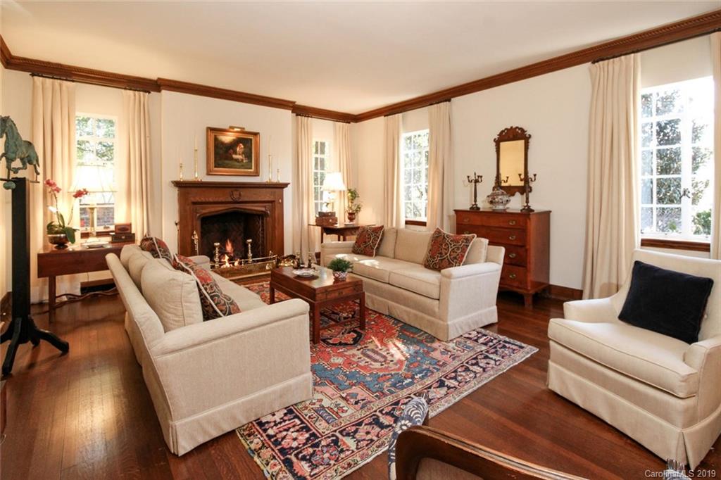 345 Eastover Road Charlotte, NC 28207 - Photo 4 of 31 Gallery Image 4