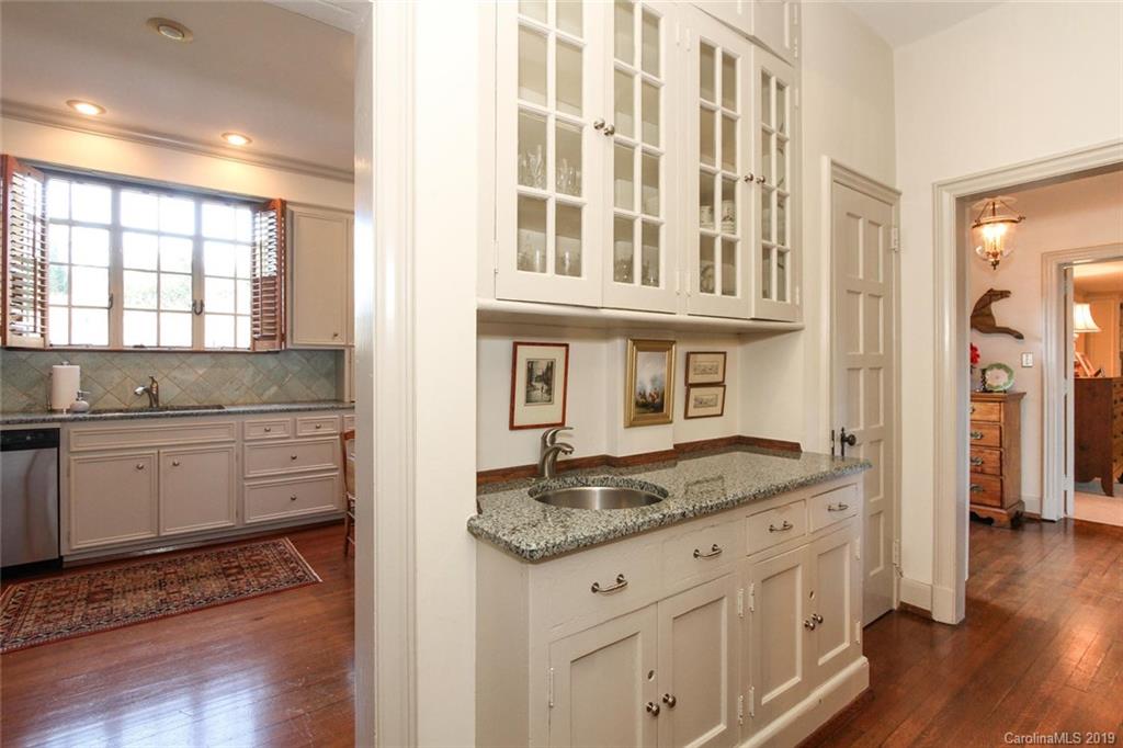 345 Eastover Road Charlotte, NC 28207 - Photo 9 of 31 Gallery Image 9