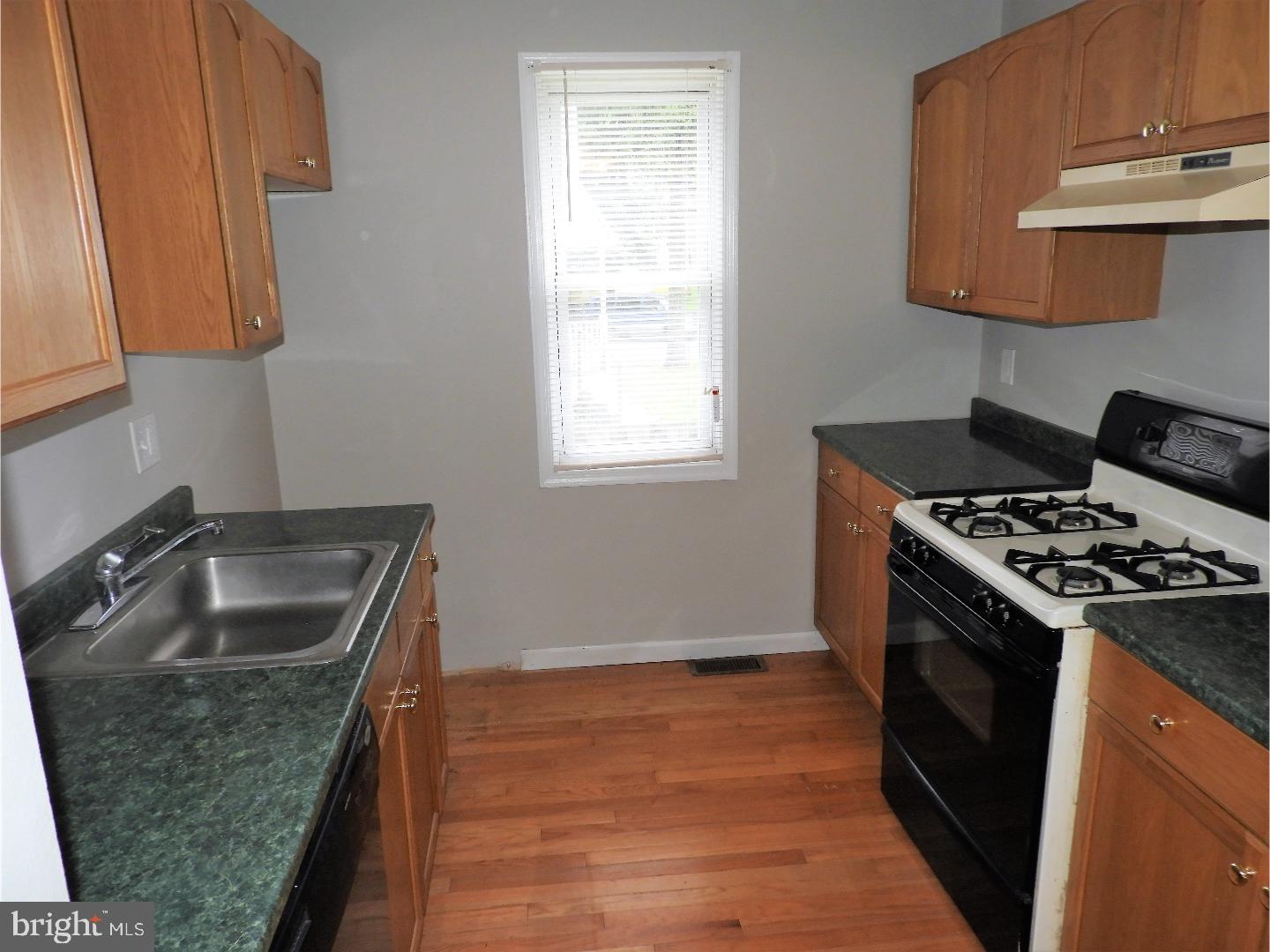 87 Higgins Avenue Clementon, NJ 08021 - Photo 15 of 24 Kitchen