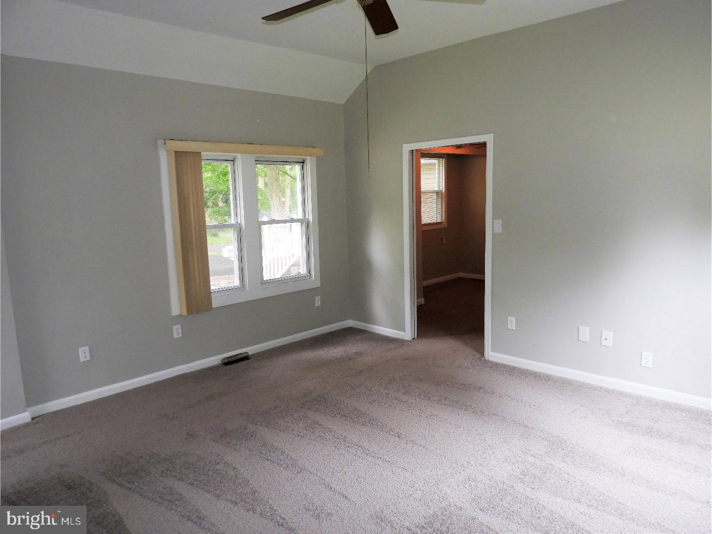 87 Higgins Avenue Clementon, NJ 08021 - Photo 17 of 24 Living Room