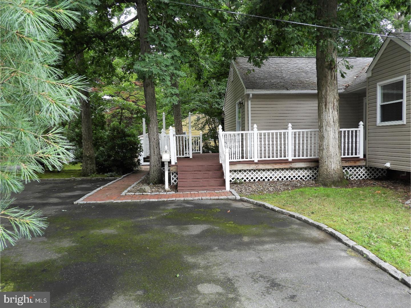 87 Higgins Avenue Clementon, NJ 08021 - Photo 20 of 24 Driveway
