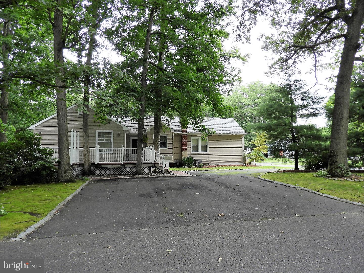 87 Higgins Avenue Clementon, NJ 08021 - Photo 24 of 24 Driveway