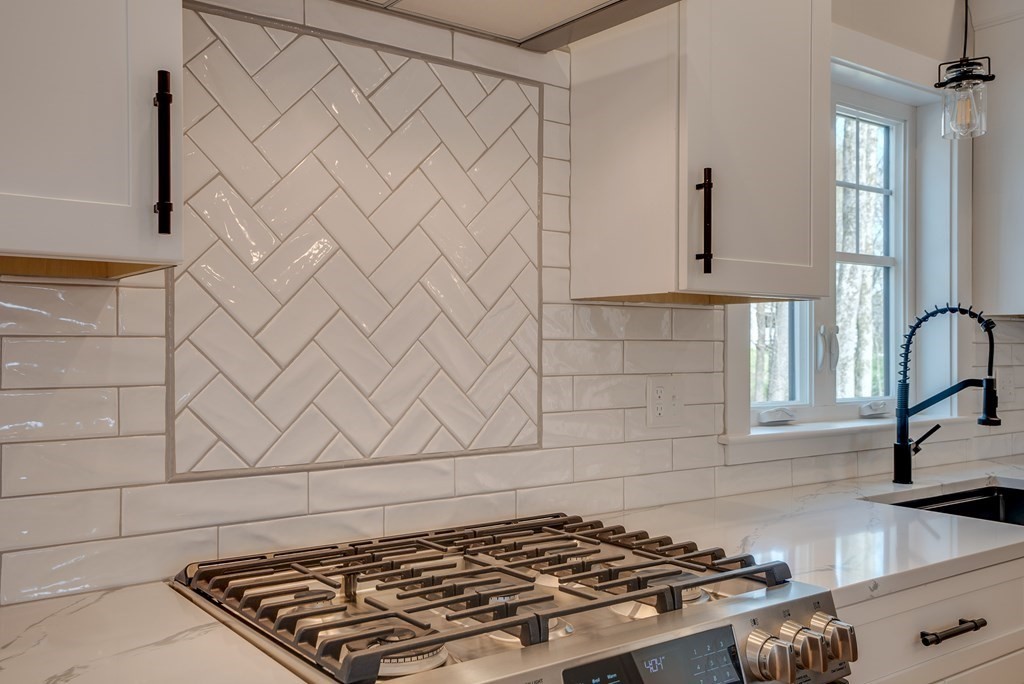 7 West Hadley Road Merrimac, MA 01860 - Photo 4 of 42 Gallery Image 4