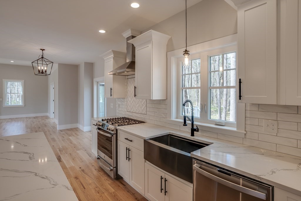 7 West Hadley Road Merrimac, MA 01860 - Photo 5 of 42 Gallery Image 5