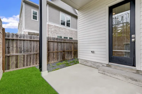 $2,399 | 2721 Oakwood Crest Cove, Houston, TX 77018