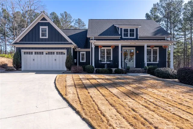 $929,999 | 613 Aqua View Drive, Seneca, SC 29672