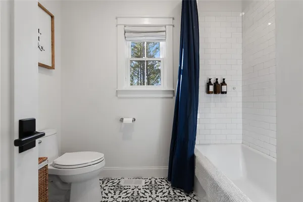 $914,500 | 613 Aqua View Drive, Seneca, SC 29672