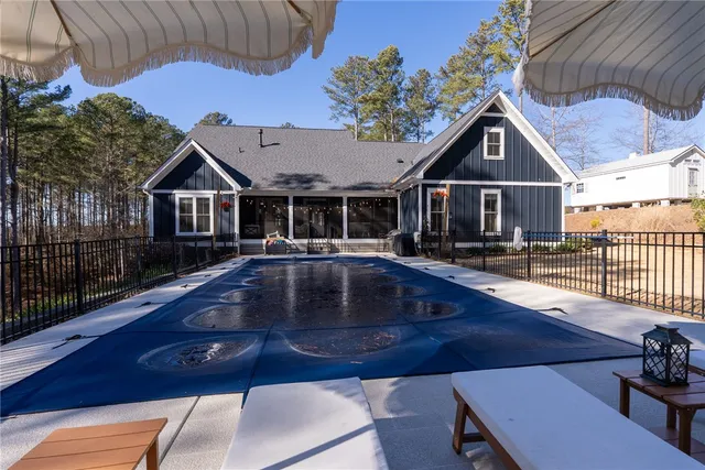 $929,999 | 613 Aqua View Drive, Seneca, SC 29672