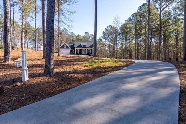 $914,500 | 613 Aqua View Drive, Seneca, SC 29672