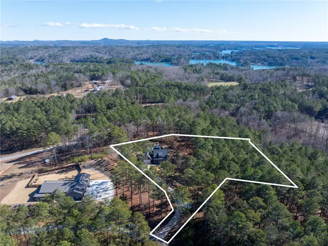 $929,999 | 613 Aqua View Drive, Seneca, SC 29672