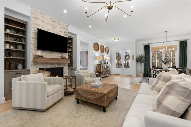 $929,999 | 613 Aqua View Drive, Seneca, SC 29672