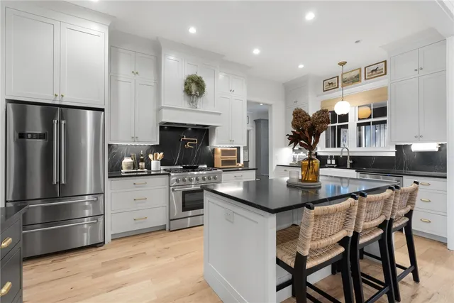 $929,999 | 613 Aqua View Drive, Seneca, SC 29672