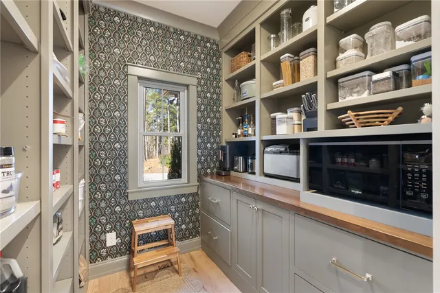 $929,999 | 613 Aqua View Drive, Seneca, SC 29672