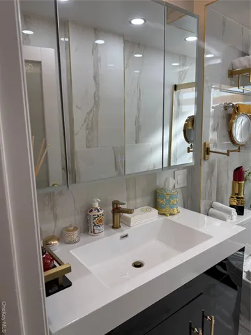 $799,999 | 61-15 98th Street, Unit 8K | Rego Park