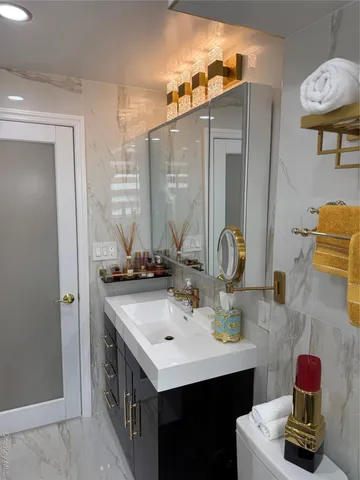 $799,999 | 61-15 98th Street, Unit 8K | Rego Park