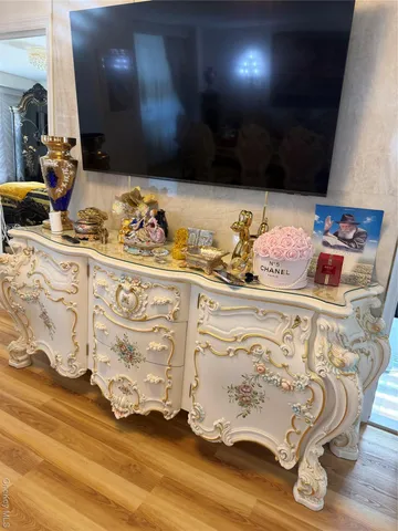 $799,999 | 61-15 98th Street, Unit 8K | Rego Park