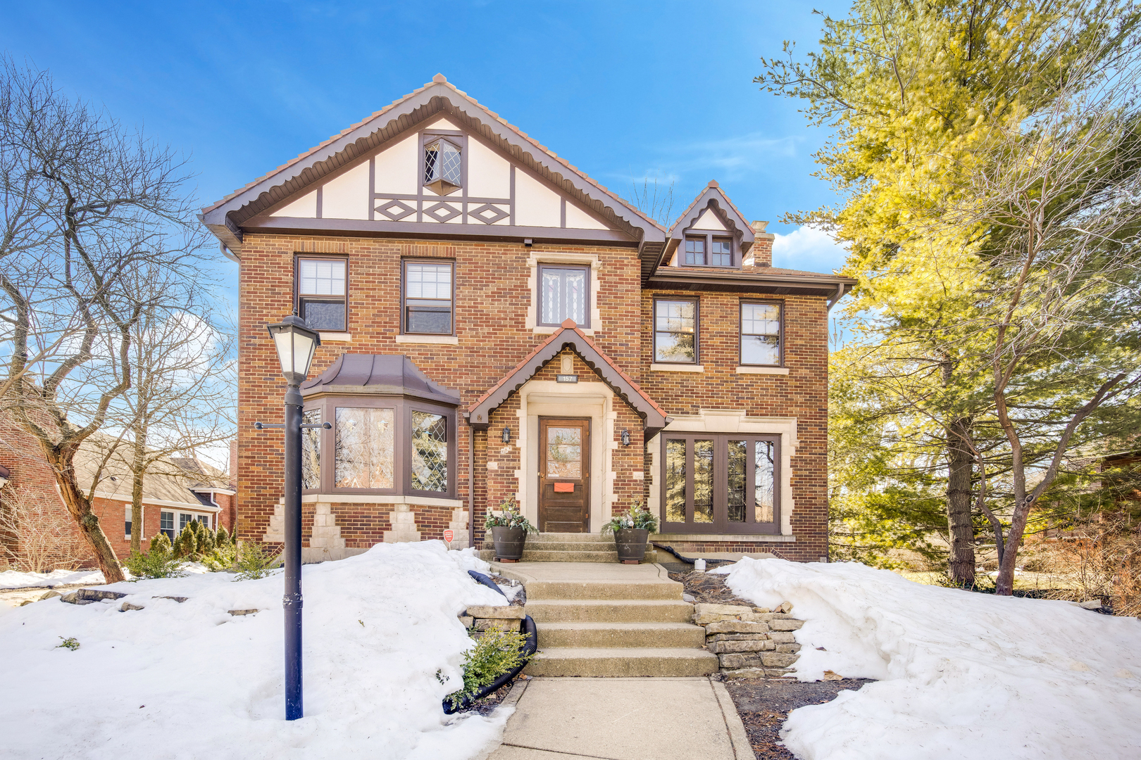 157 North Delaplaine Road Riverside, IL 60546 - Photo 1 of 15