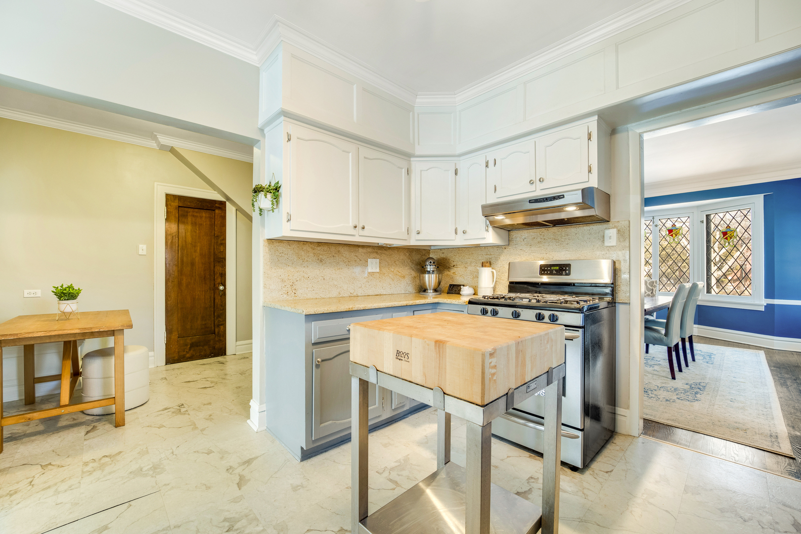 157 North Delaplaine Road Riverside, IL 60546 - Photo 8 of 15