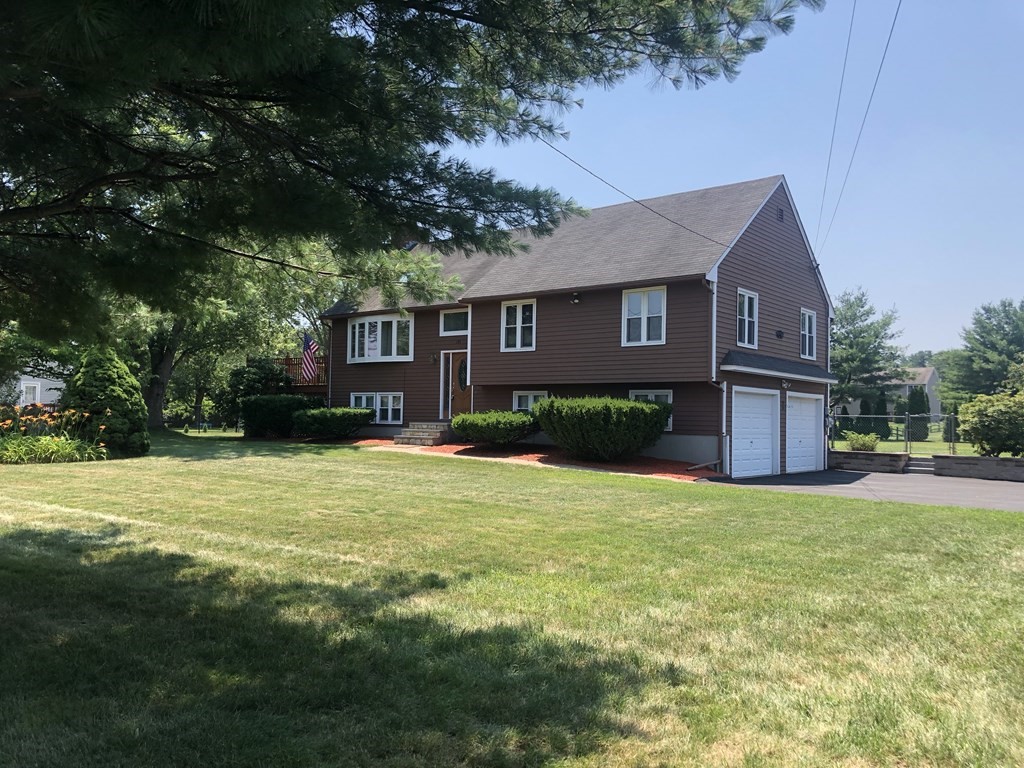 170 West River Road Uxbridge, MA 01569 - Photo 2 of 25 Gallery Image 2