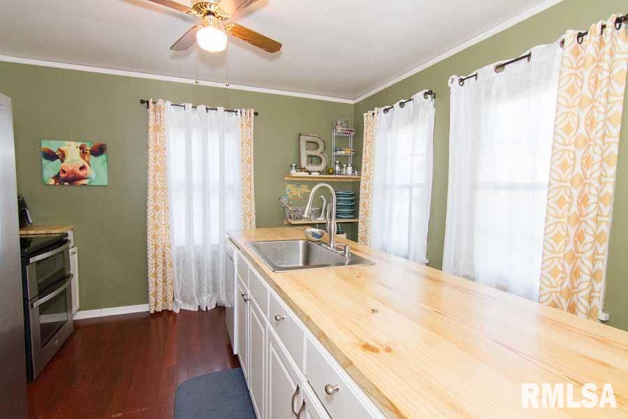 724 West Ridge Road Peoria, IL 61614 - Photo 8 of 35 Gallery Image 8