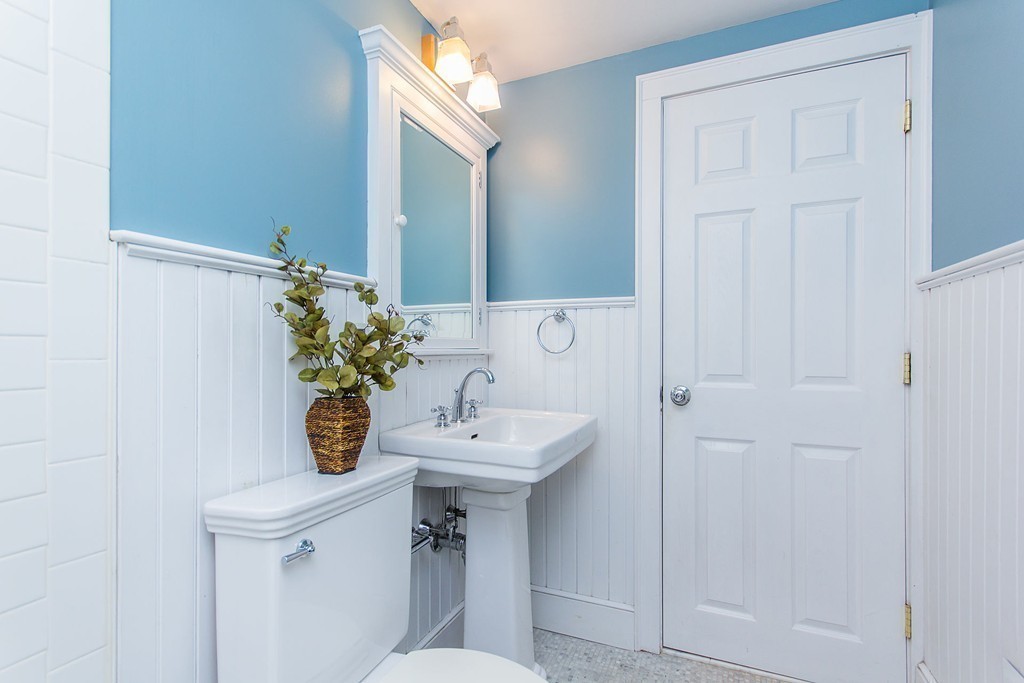 37 Wilmot Road Waltham, MA 02453 - Photo 18 of 30 Gallery Image 18