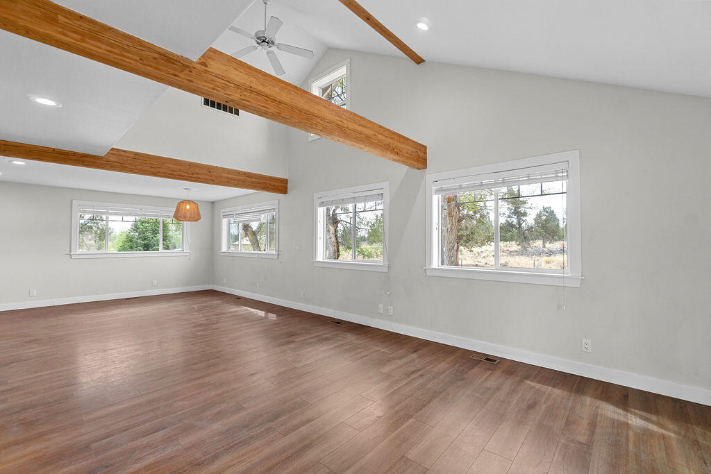 64635 Deschutes Market Road Bend, OR 97701 - Photo 7 of 55 6