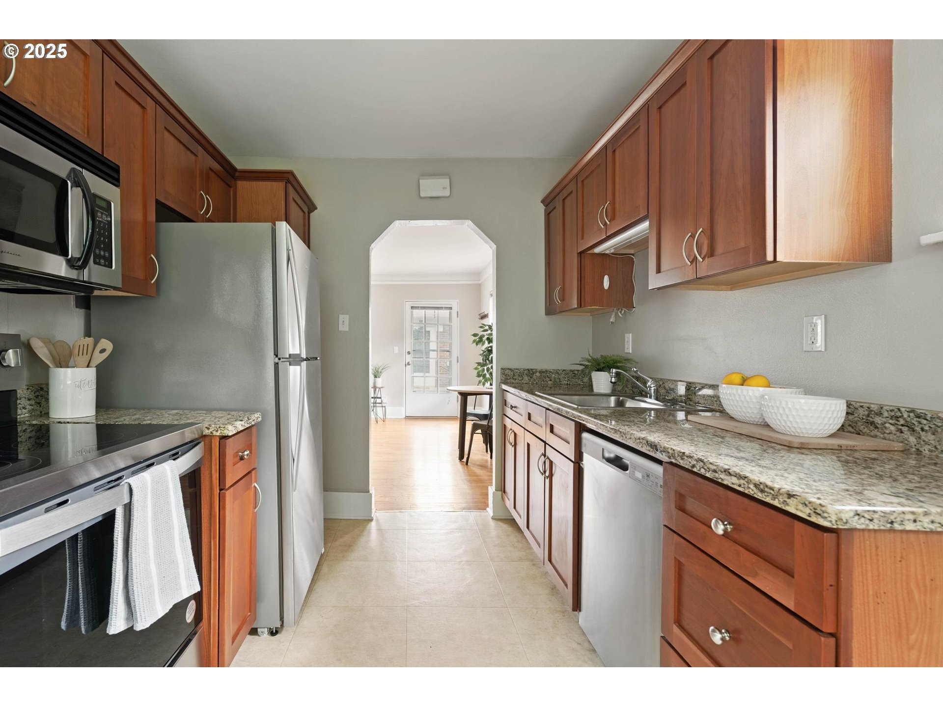 2643 Northwest Raleigh Street, Unit 30 Portland, OR 97210 - Photo 11 of 26 Gallery Image 11