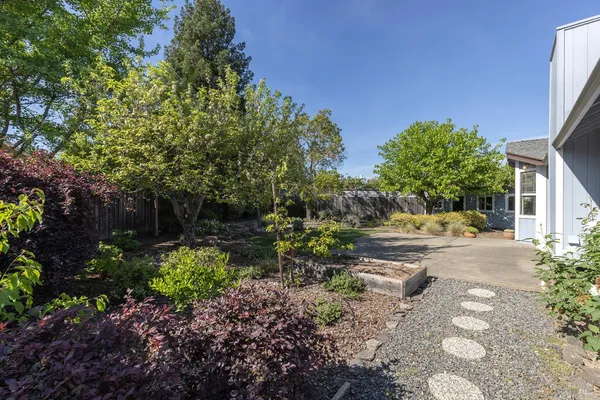 $779,000 | 2387 Lujo Court, Santa Rosa, CA 95403